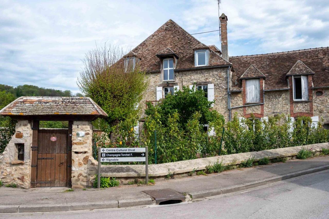 Le Moulin De Cutesson O Dela Du M Bed & Breakfast Villenauxe ภายนอก รูปภาพ